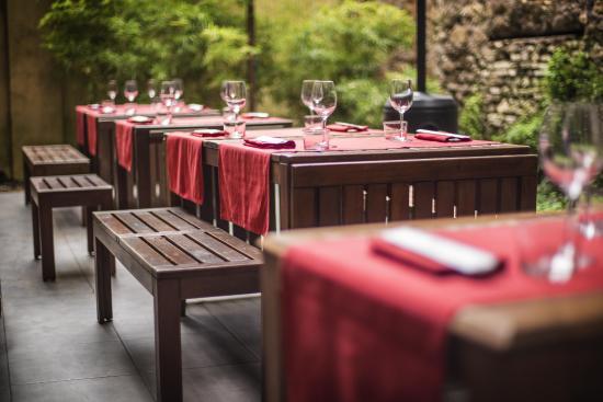 Doozo Art Books & Sushi